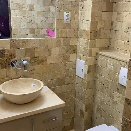 Gul Mona Apartment *